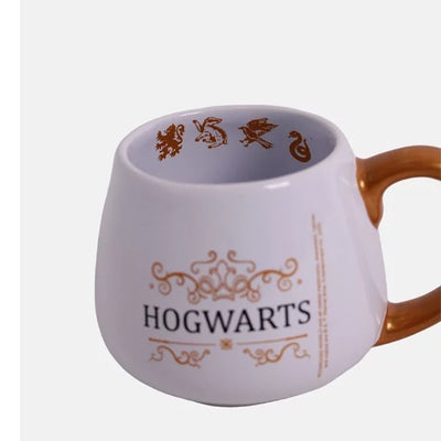 Caneca Bojuda Harry Potter Hogwarts Brasão Dourado - BandUP! - verso